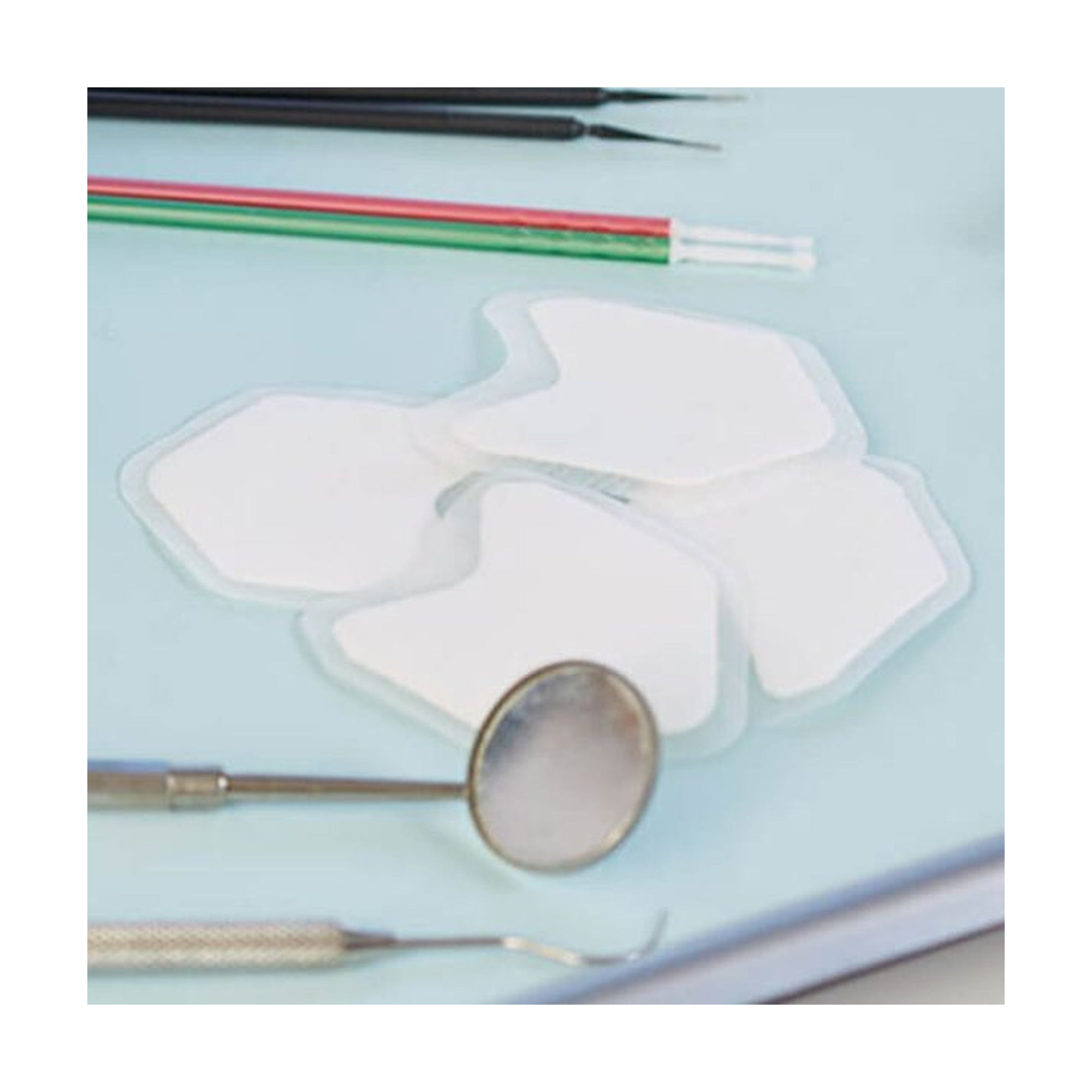 Microbrush DryTips saliva absorbent pads, small and large sizes, pack of 50